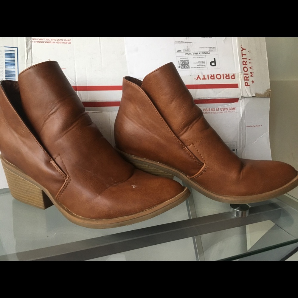 Brown Vegan Leather Apt 9 Sz 10 Booties